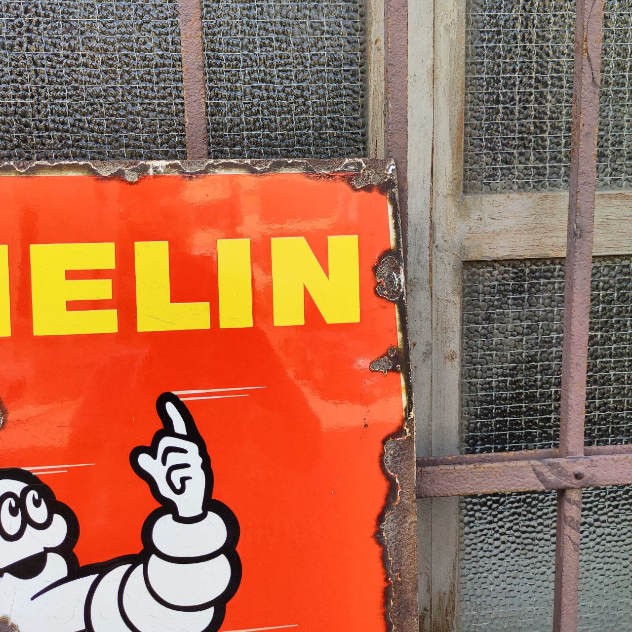 Advertising sign - Michelin