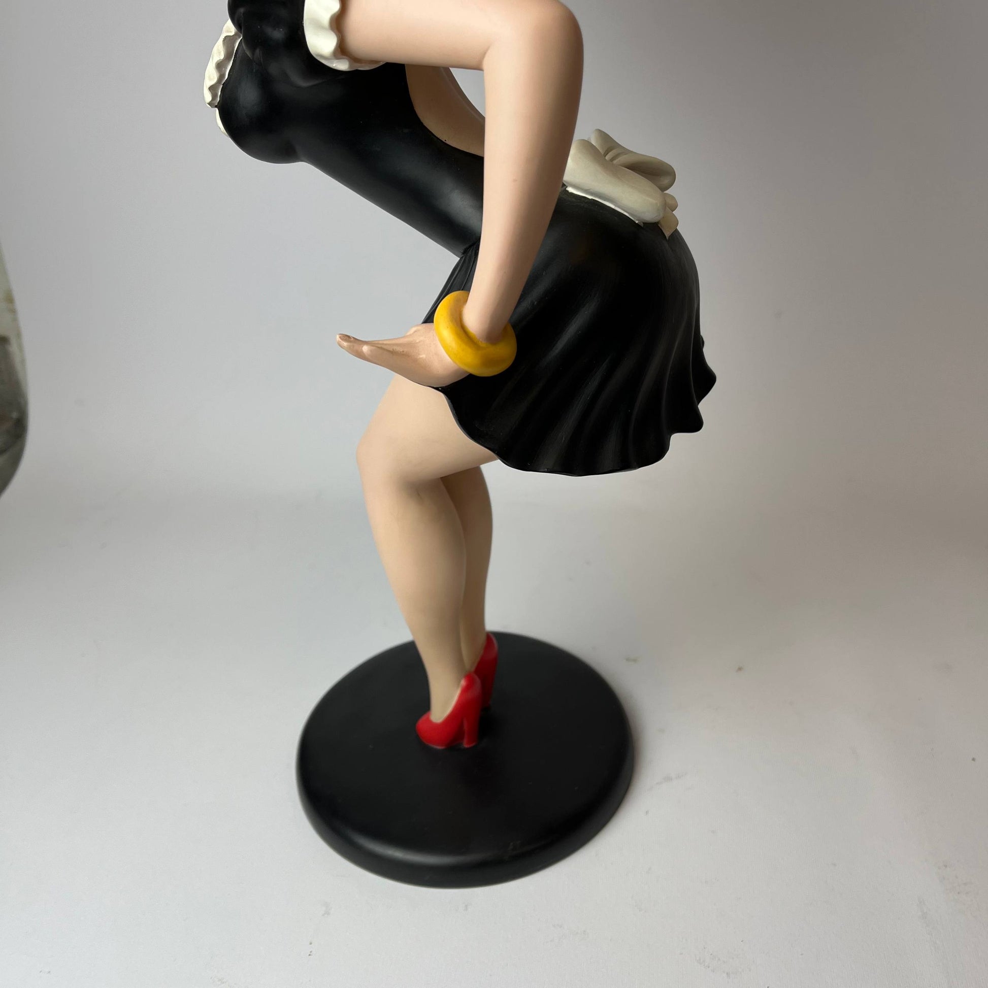 Statue - Betty Boop Waitress with Tray
