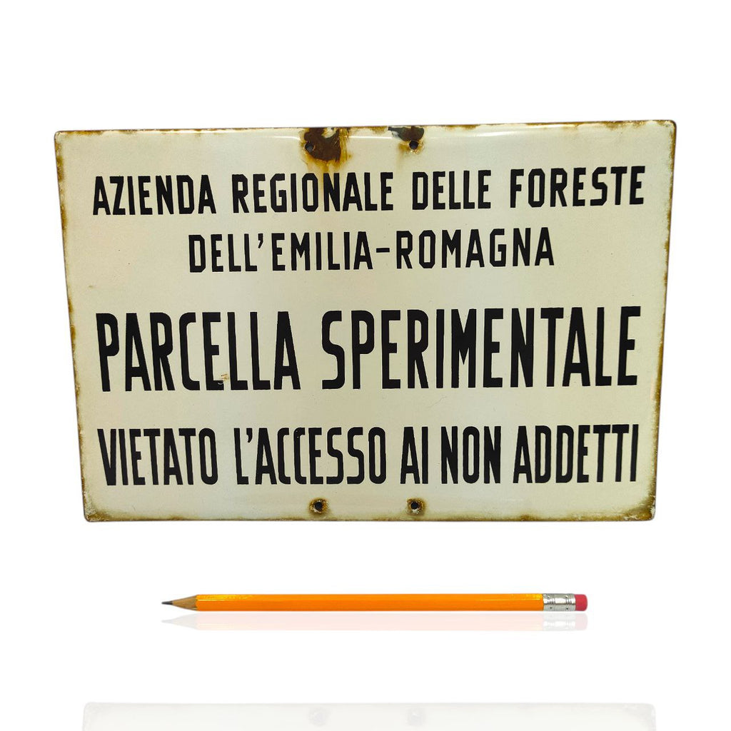 Enameled sign - No entry for unauthorized personnel