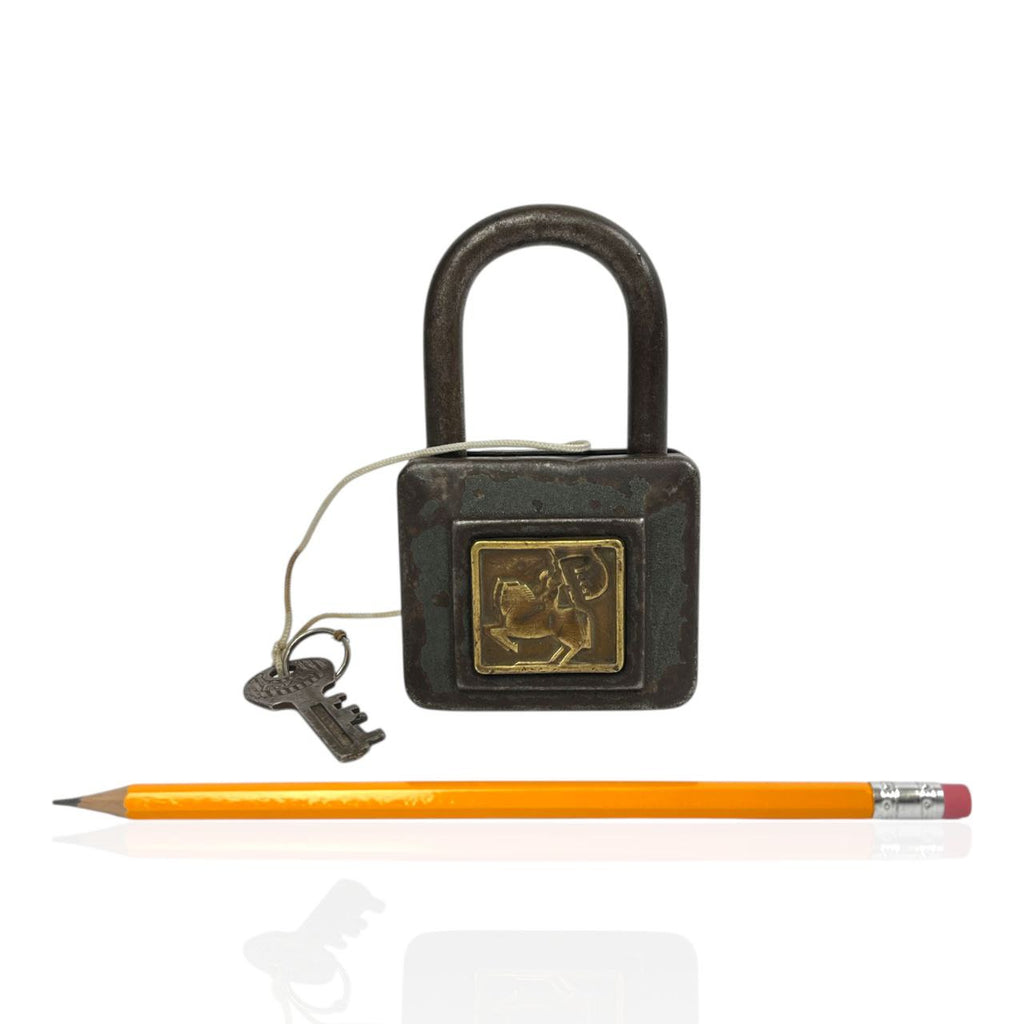 Lucchetto in ferro con decorazione in ottone