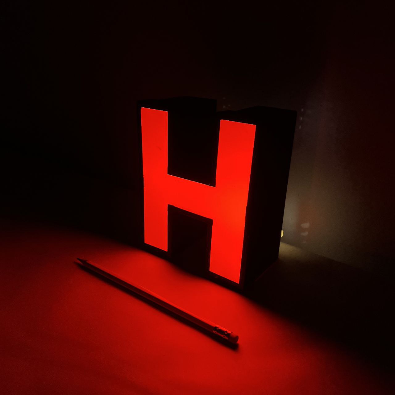 Insegna luminosa - Lettera "H" | Anni '80