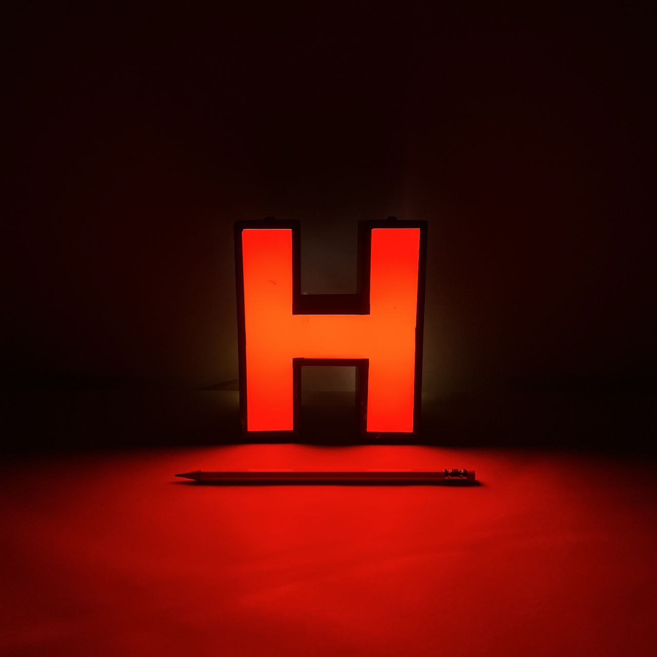 Insegna luminosa - Lettera "H" | Anni '80