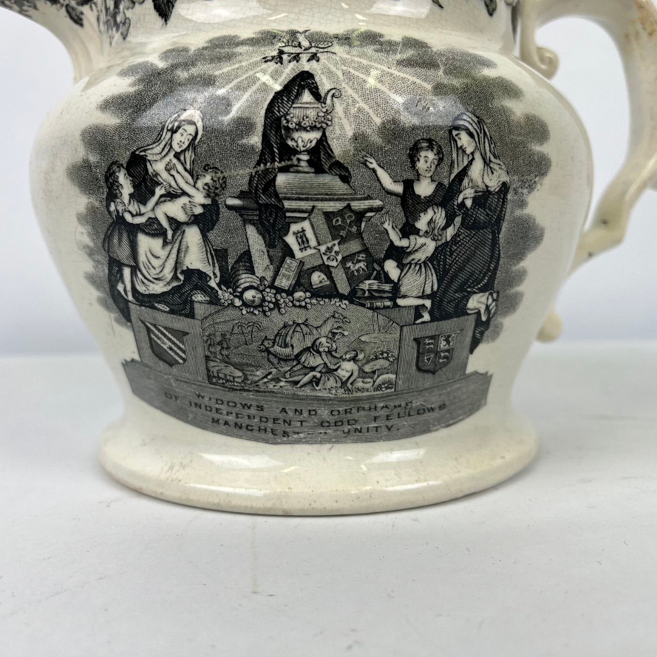 Brocca in terraglia - Independent Order of Odd Fellows | Fine '800