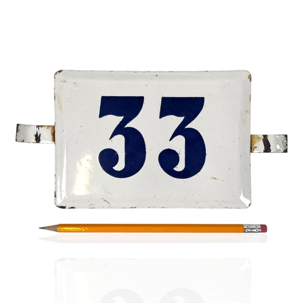 Enameled plaque - Civic 33