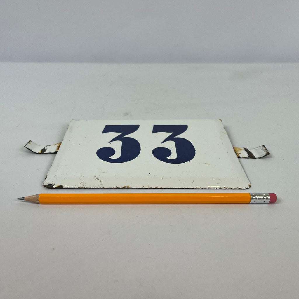 Enameled plaque - Civic 33