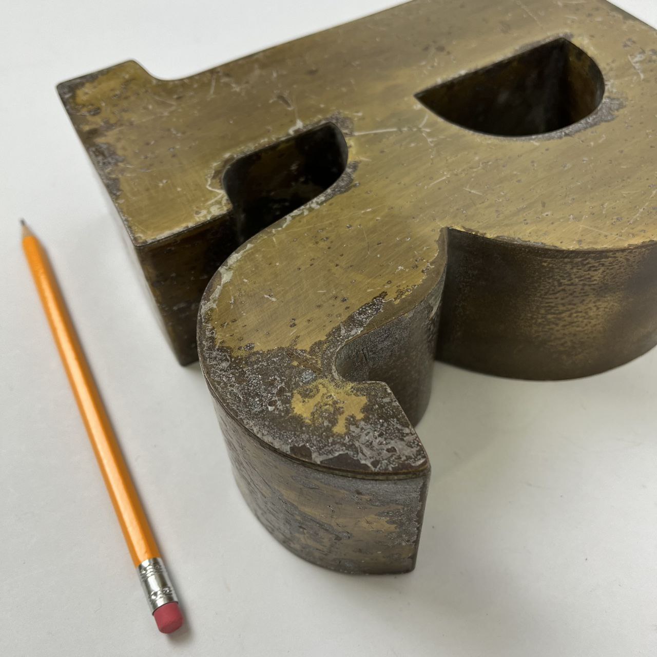 Insegna - Lettera "R"