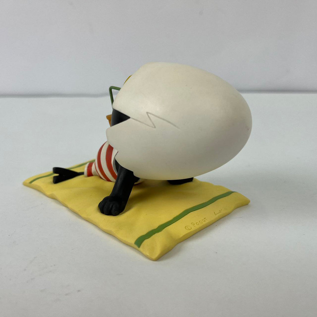 Statuette - Calimero on the Beach