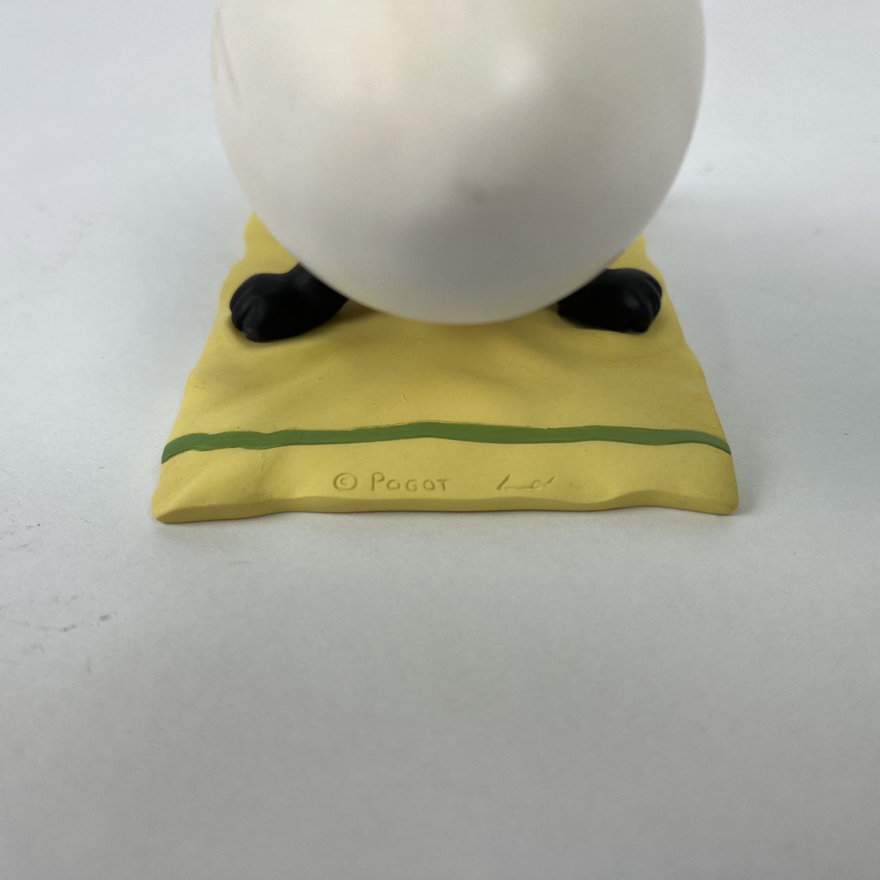 Statuette - Calimero on the Beach