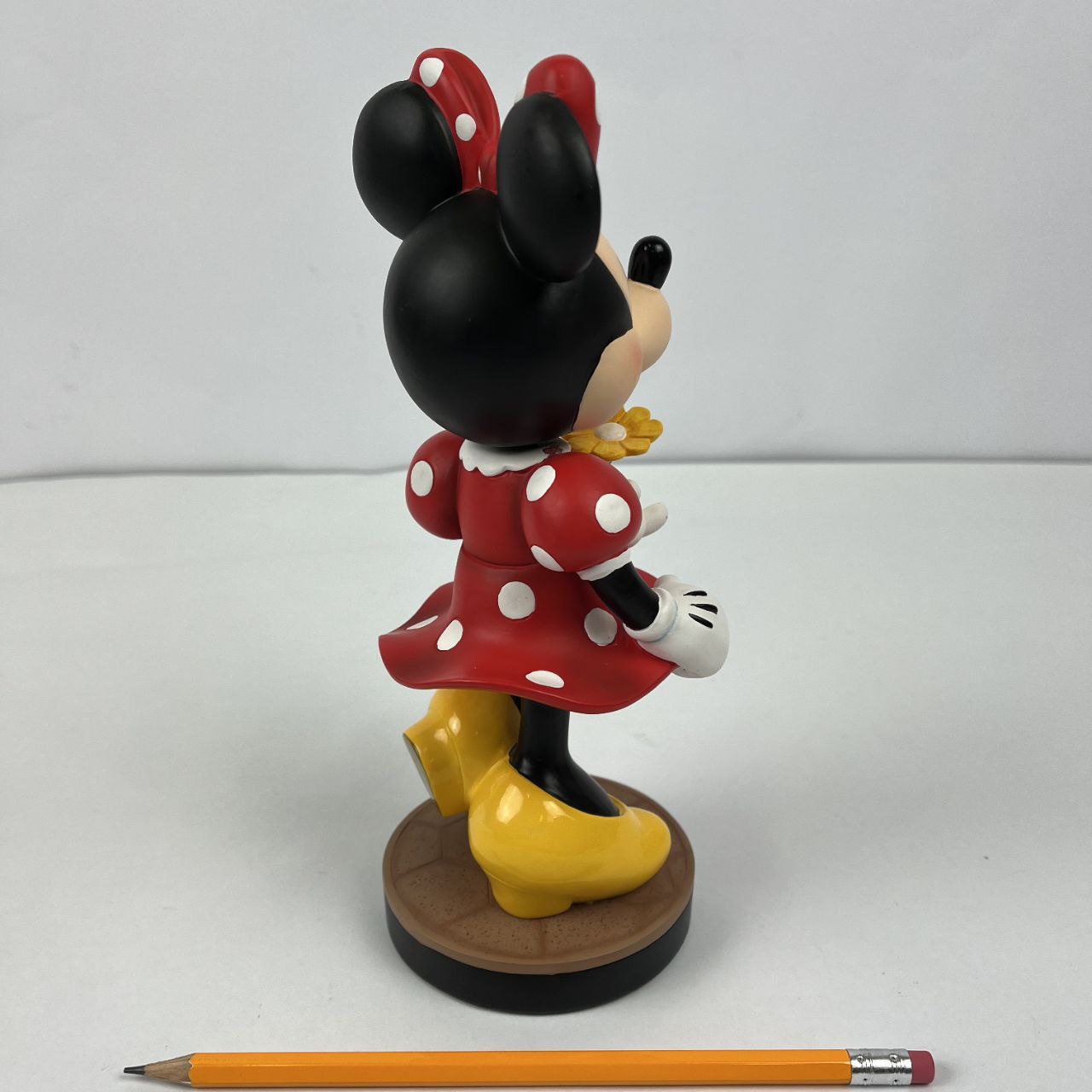 Statuetta - Minnie con Fiore, Disney
