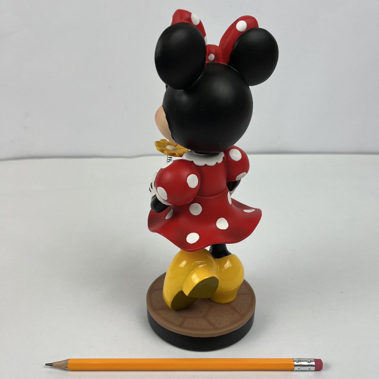 Statuetta - Minnie con Fiore, Disney