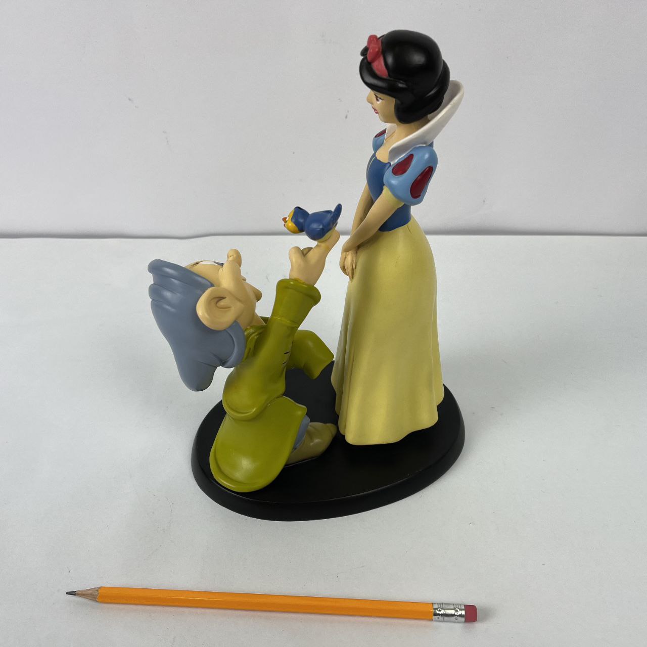 Statuetta - Biancaneve e Pisolo