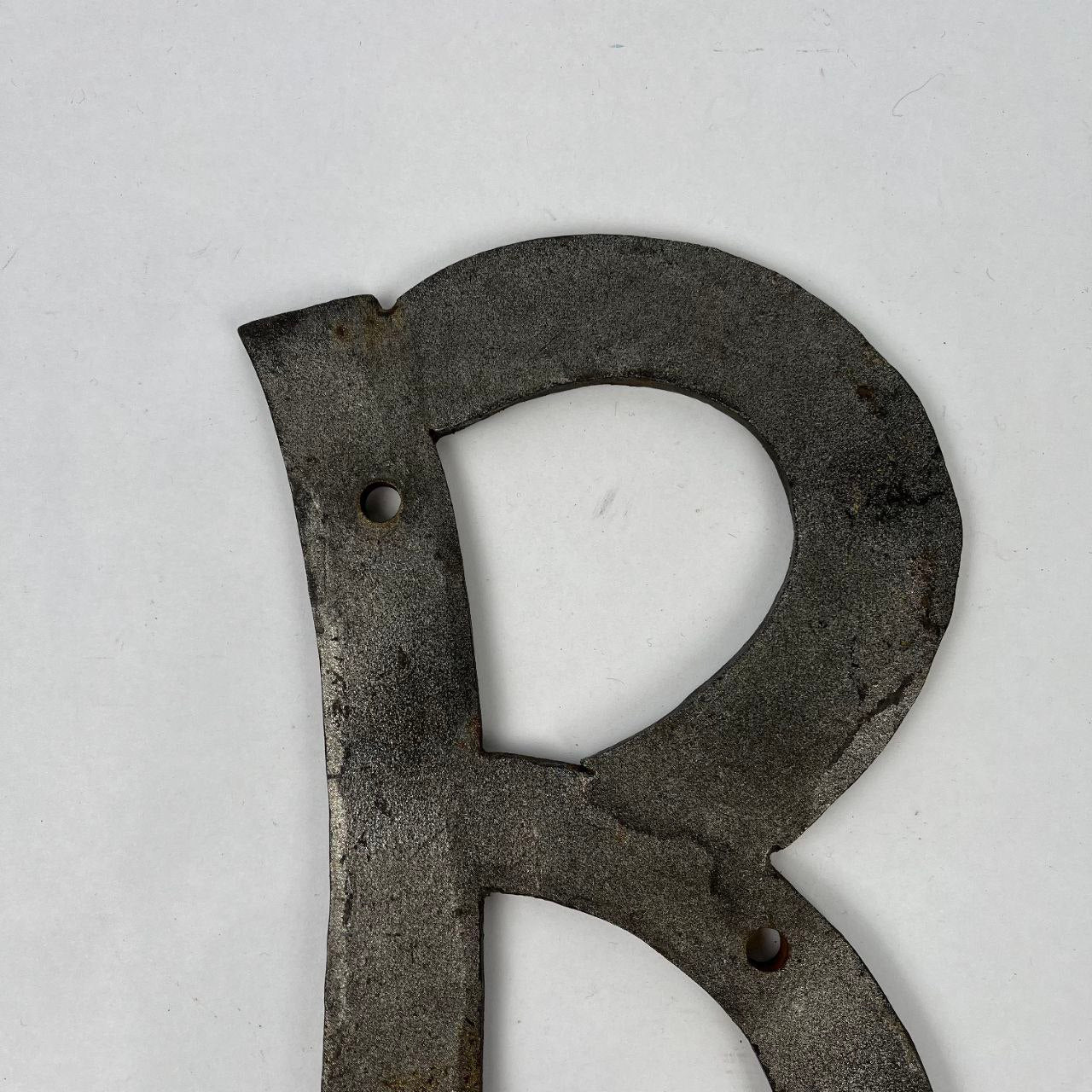 Insegna - lettera "R" in ferro battuto | Anni '80