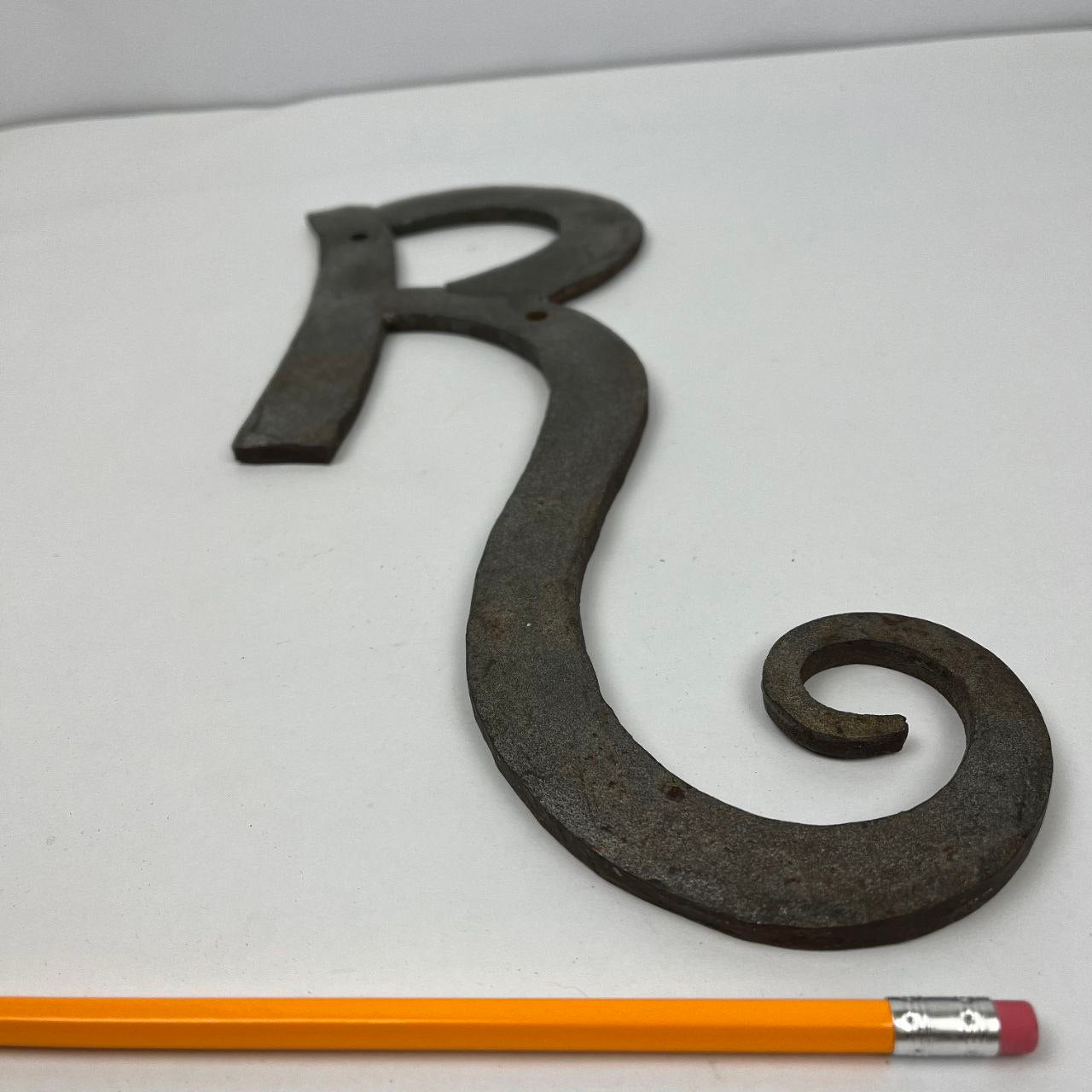 Insegna - lettera "R" in ferro battuto | Anni '80