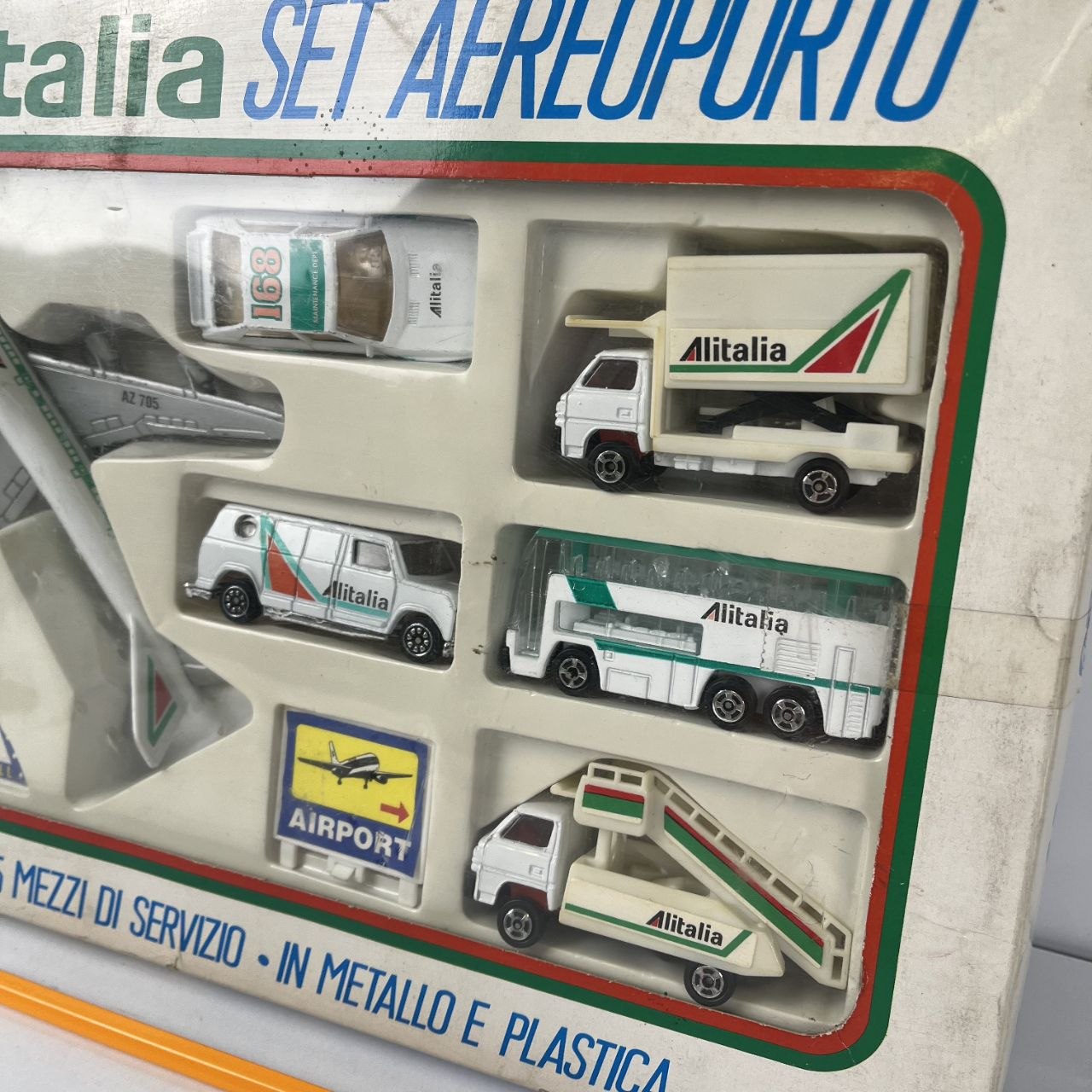 Alitalia Deluxe Airport Set【新品・未開封】 Alitalia - Airport Set, Boeing 747 – Il Cirmolo