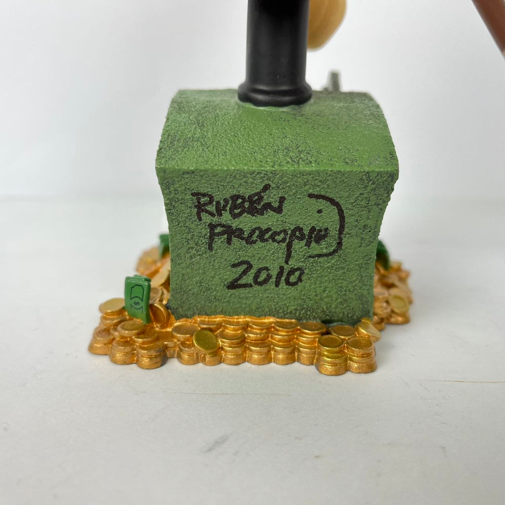 Figurine - Scrooge McDuck Walt Disney Showcase Collection, signed by Ruben Procopio