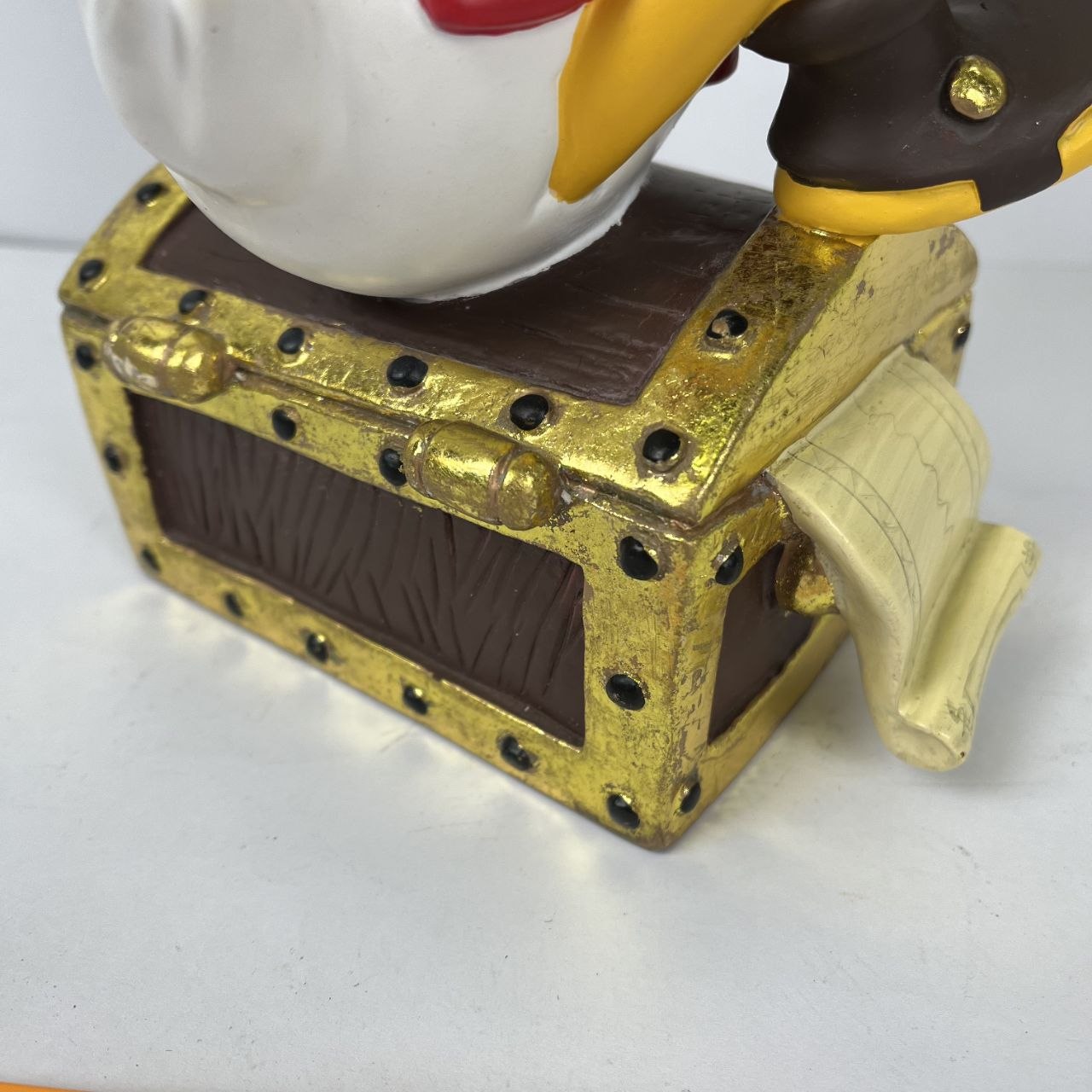 Statua - Zio Paperone sul Forziere – Disney