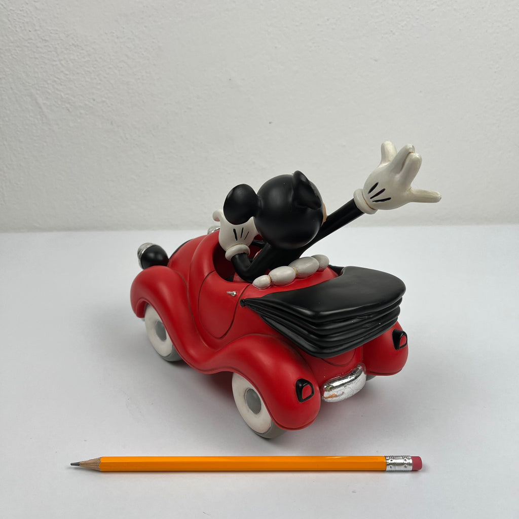 Statuetta - Topolino Con Auto Rossa Decappottabile, Disney
