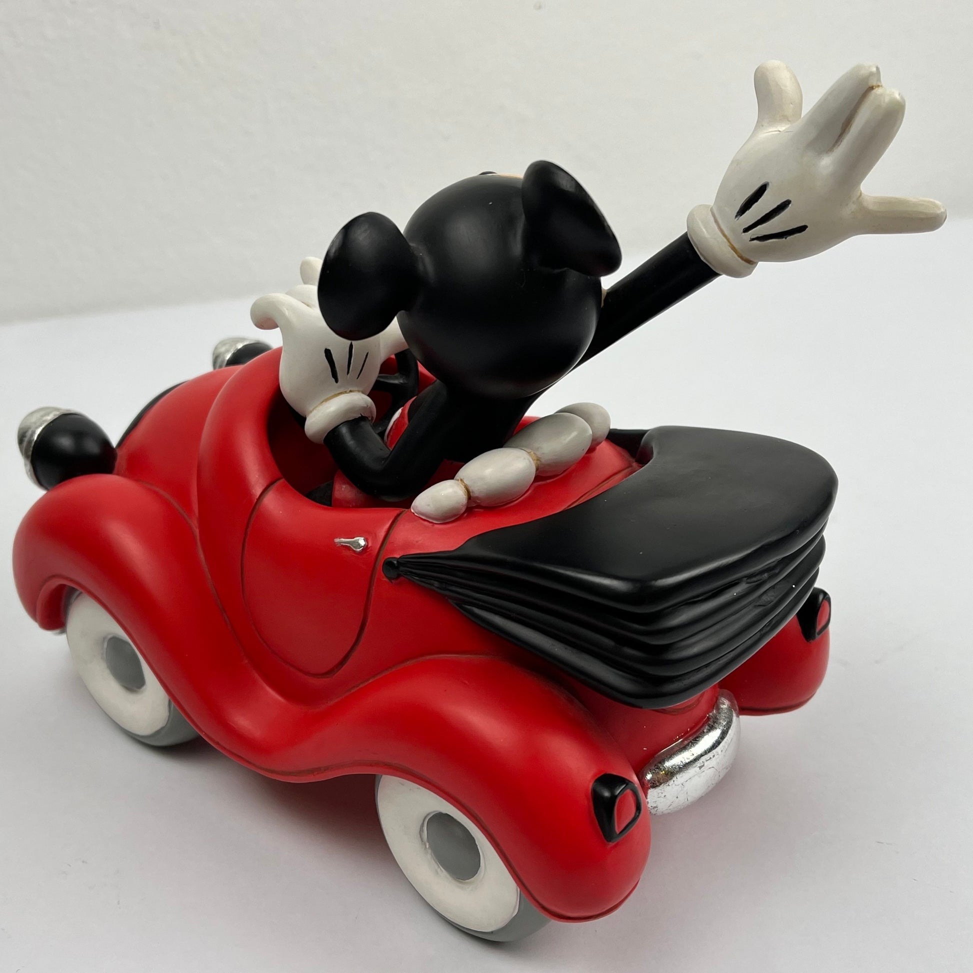 Statuetta - Topolino Con Auto Rossa Decappottabile, Disney