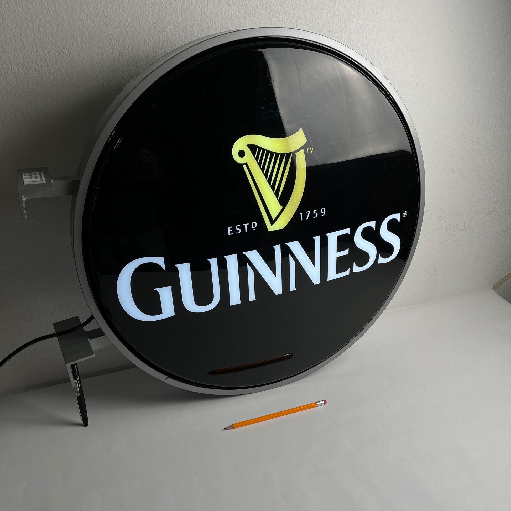 Insegna luminosa Guinness