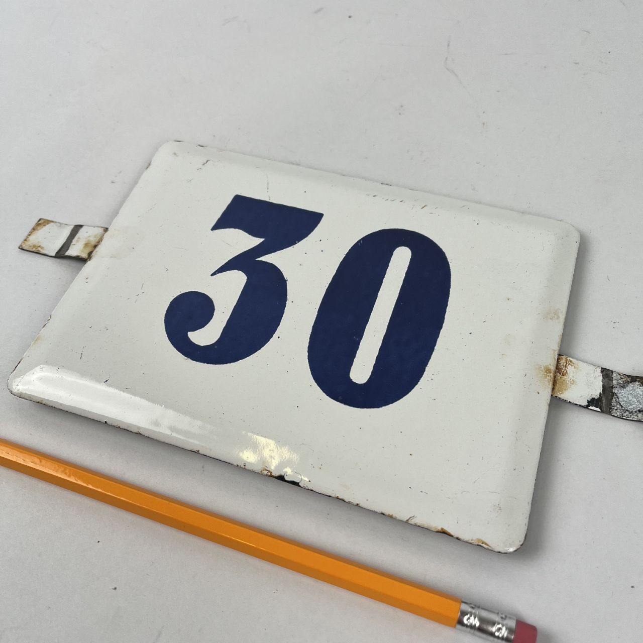Enameled plaque - Civic 30