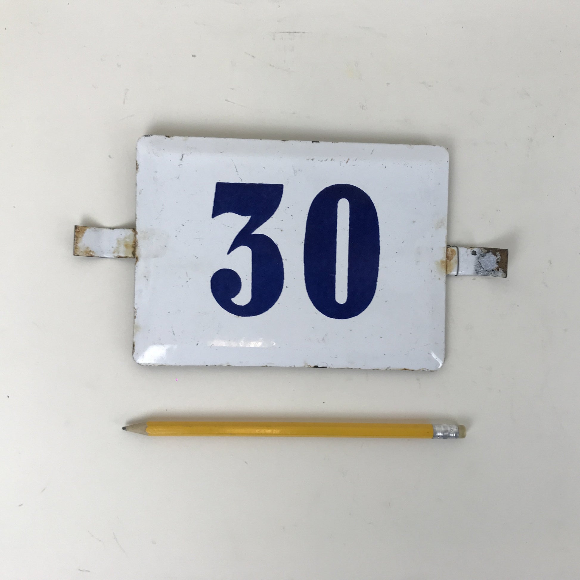 Enameled plaque - Civic 30