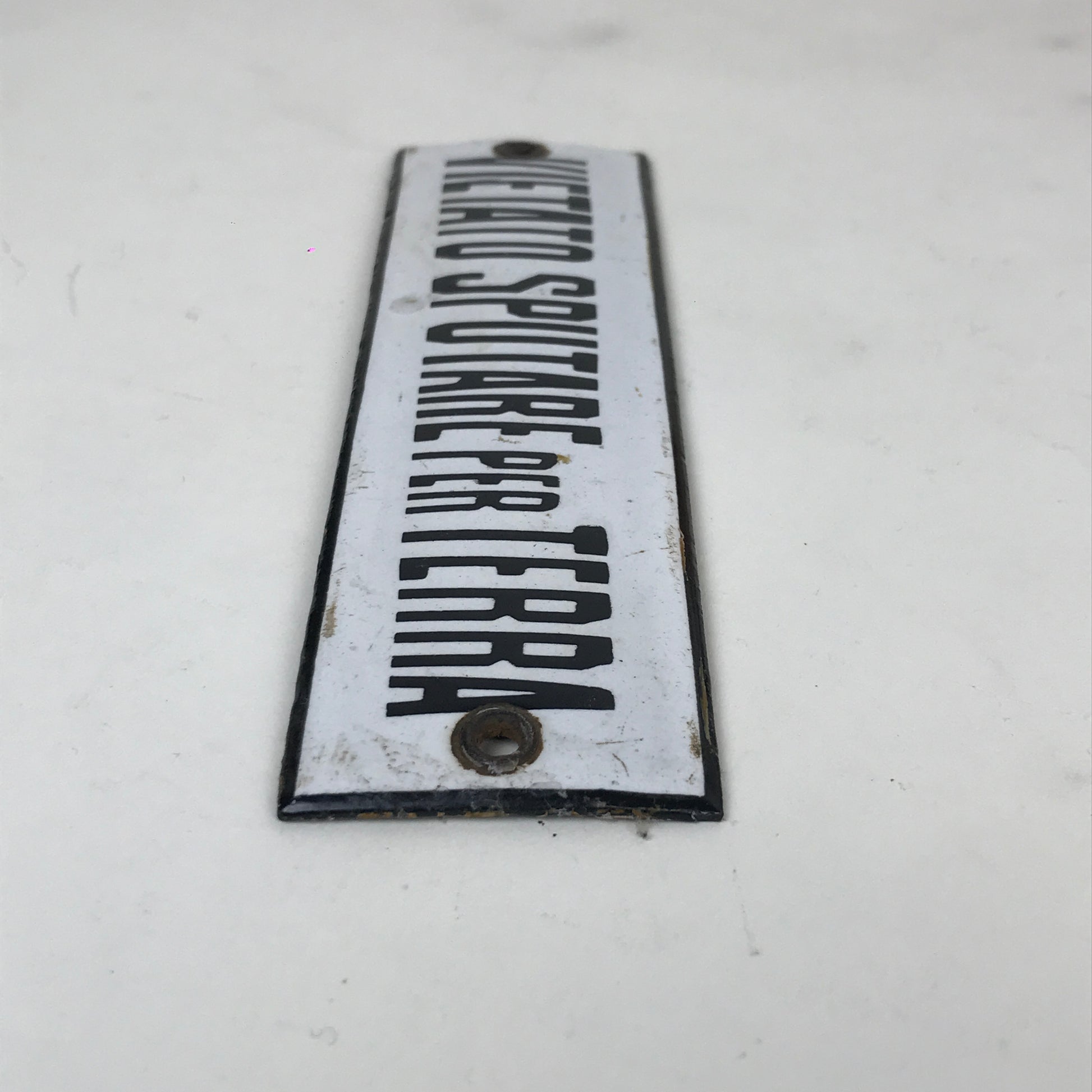 Enamel sign - No spitting on the ground