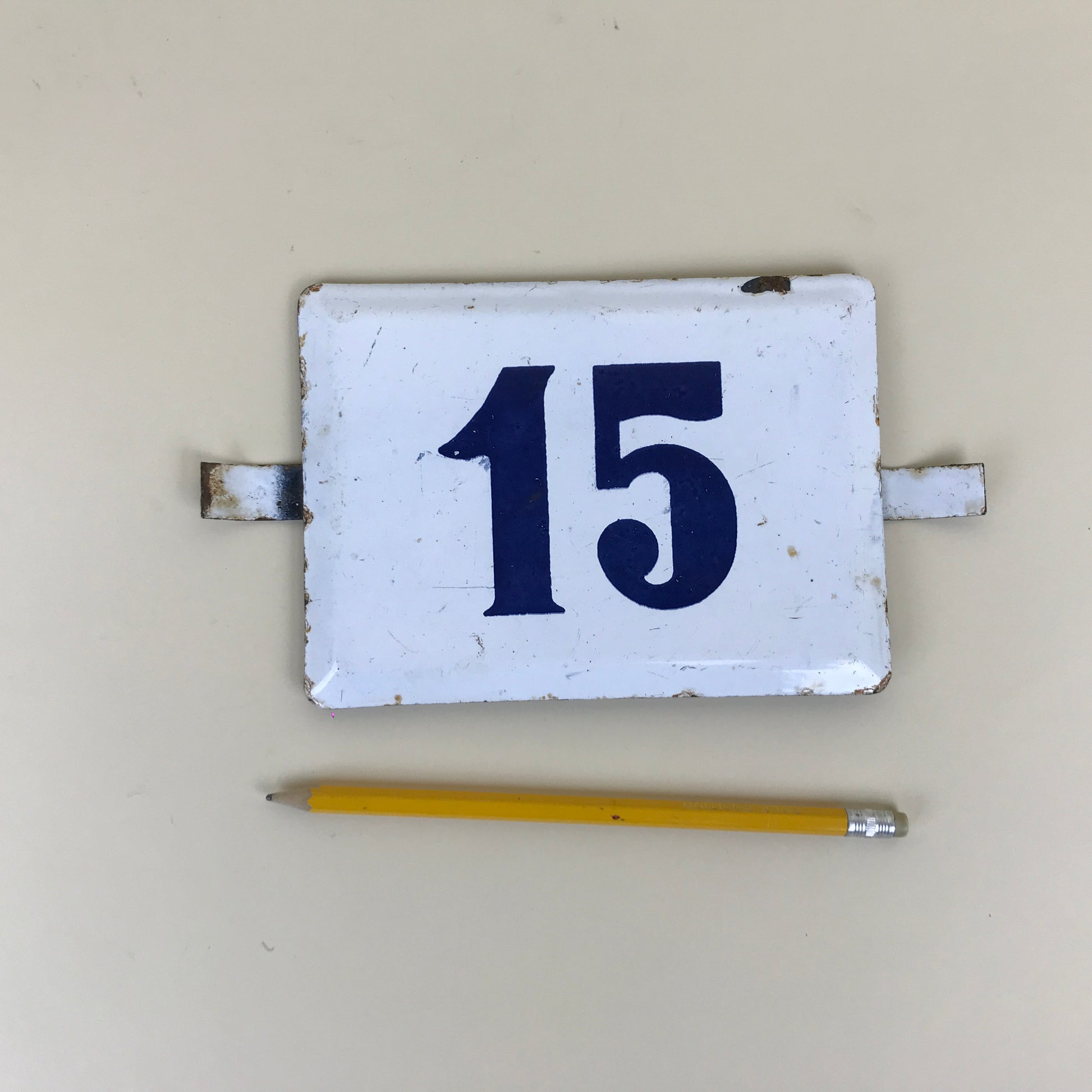 Enameled plaque - Civic 15